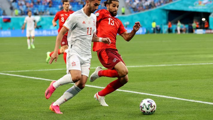 SAINT PETERSBURG, RUSSIA - JULY 02: Ferran Torres of Spain is challenged by Ricardo Rodriguez of Switzerland during the UEFA Euro 2020 Championship Quarter-final match between Switzerland and Spain at Saint Petersburg Stadium on July 02, 2021 in Saint Petersburg, Russia. (Photo by Alexander Hassenstein/Getty Images) SAINT PETERSBURG, RUSSIA - JULY 02: Ferran Torres of Spain is challenged by Ricardo Rodriguez of Switzerland during the UEFA Euro 2020 Championship Quarter-final match between Switzerland and Spain at Saint Petersburg Stadium on July 02, 2021 in Saint Petersburg, Russia. (Photo by Alexander Hassenstein/Getty Images)
