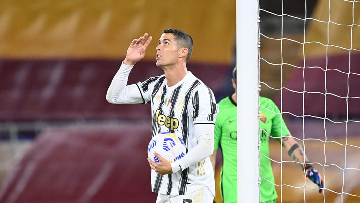 Foto Alfredo Falcone - LaPresse27/09/2020 Roma ( Italia)Sport CalcioRoma - JuventusCampionato di Calcio Serie A Tim 2020 2021 - Stadio Olimpico di RomaNella foto:esultanza cristiano ronaldo dopo il gol 1-1Photo Alfredo Falcone - LaPresse27/09/2020 Roma (Italy)Sport SoccerRoma - JuventusItalian Football Championship League A Tim 2020 2021 - Olimpico Stadium of RomaIn the pic: cristiano ronaldo celebrates Foto Alfredo Falcone - LaPresse27/09/2020 Roma ( Italia)Sport CalcioRoma - JuventusCampionato di Calcio Serie A Tim 2020 2021 - Stadio Olimpico di RomaNella foto:esultanza cristiano ronaldo dopo il gol 1-1Photo Alfredo Falcone - LaPresse27/09/2020 Roma (Italy)Sport SoccerRoma - JuventusItalian Football Championship League A Tim 2020 2021 - Olimpico Stadium of RomaIn the pic: cristiano ronaldo celebrates