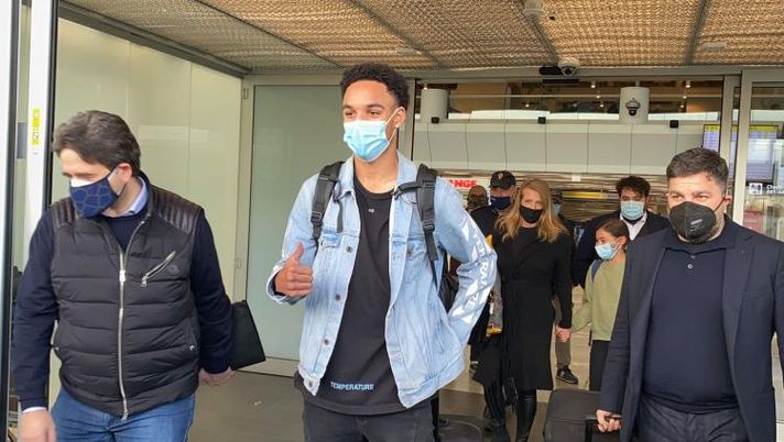 Roma, ufficializzato l’acquisto di Bryan Reynolds: al fantacalcio e con Karsdorp… Roma, ufficializzato l’acquisto di Bryan Reynolds: al fantacalcio e con Karsdorp… - immagine 1