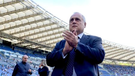 ROME, ITALY - OCTOBER 02: SS Lazio president Claudio Lotito inaugurates the Maestrelli Curve during the Serie A match between SS Lazio and Spezia Calcio at Stadio Olimpico on October 02, 2022 in Rome, Italy. (Photo by Marco Rosi - SS Lazio/Getty Images) LOTITO METTE LE COSE IN CHIARO