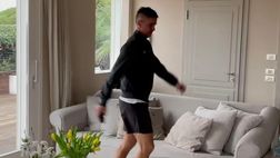 VIDEO / Billy Costacurta balla scatenato in salotto, la Colombari lo sfotte