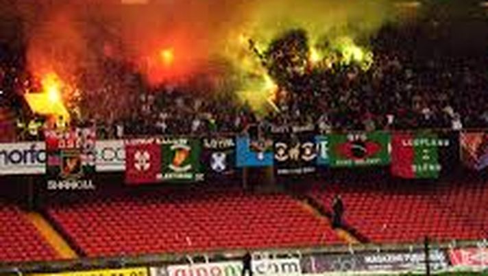 Il tifo durante i derby di Belfast 