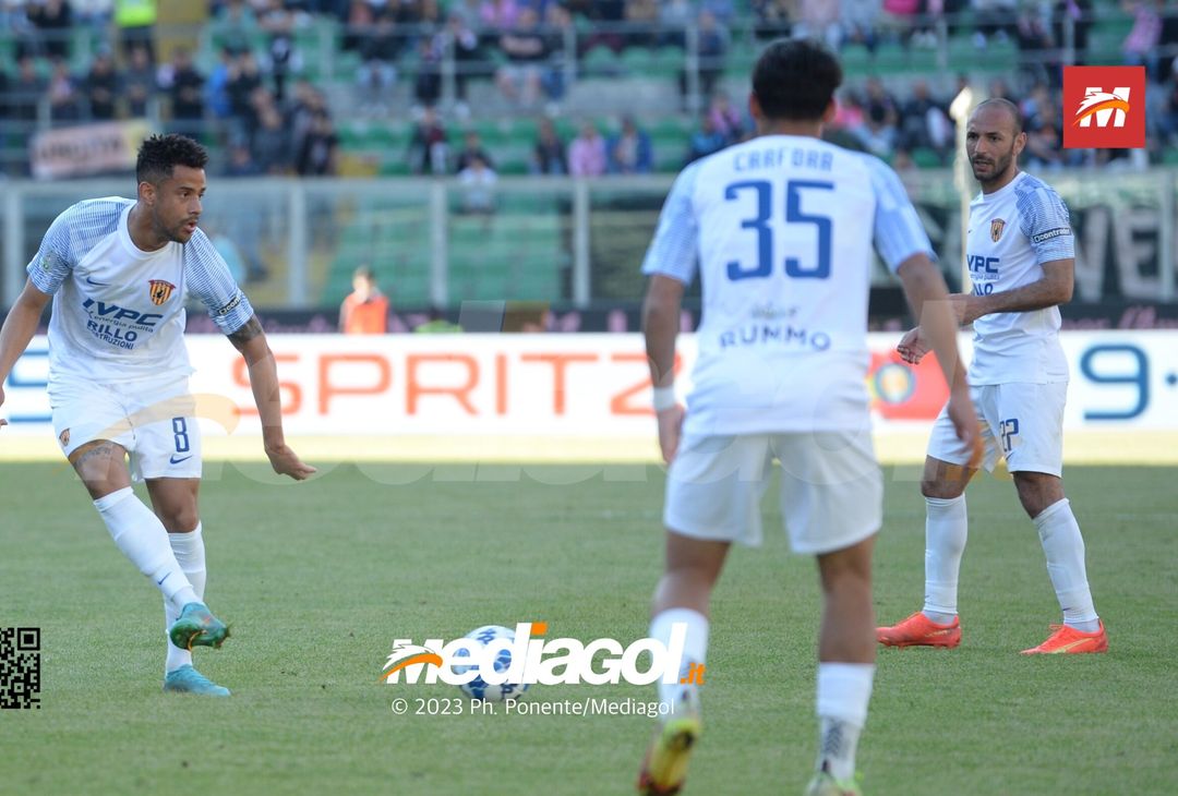 FOTO Palermo-Benevento 1-1, 34ª giornata di Serie B 2022-2023 (La Gallery) - immagine 27
