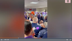 VIDEO Fiorentina, la festa nello spogliatoio viola: cori e salti. Iachini..