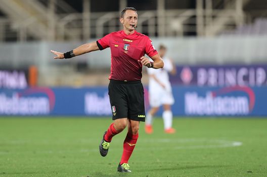 FLORENCE, ITALY - SEPTEMBER 19: Rosario Abisso referee during the Serie A match between ACF Fiorentina and Torino FC at Stadio Artemio Franchi on September 19, 2020 in Florence, Italy. (Photo by Gabriele Maltinti/Getty Images) Atalanta-Torino, i granata incontrano Abisso per la 13^ volta: i precedenti- immagine 3