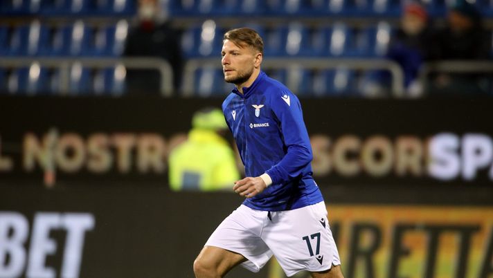 CAGLIARI, ITALY - MARCH 05: Ciro Immobile of Lazio in action during the Serie A match between Cagliari Calcio and SS Lazio at Sardegna Arena on March 05, 2022 in Cagliari, Italy. (Photo by Enrico Locci/Getty Images) Lazio News – Sospiro di sollievo per Sarri: Immobile arruolato per il Venezia - immagine 1