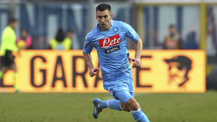 BERGAMO, ITALY - FEBRUARY 02:  Anthony Reveillere of SSC Napoli in action during the Serie A match between Atalanta BC and SSC Napoli at Stadio Atleti Azzurri d'Italia on February 2, 2014 in Bergamo, Italy.  (Photo by Marco Luzzani/Getty Images) 