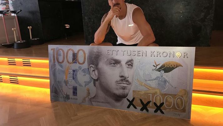 Zlatan Ibrahimovic e la sua banconota. 