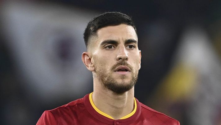 Lorenzo (tetraplegico) con la maglia di Pellegrini e i compagni “Lollisti” - immagine 1