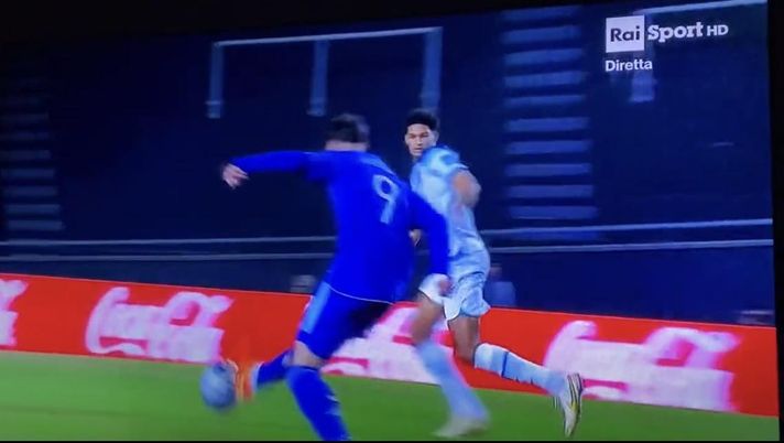 VIDEO L’assist immaginifico di Ambrosino per Baldanzi: è 1-0 contro l’Inghilterra U20 - immagine 1
