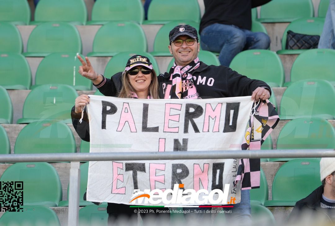 FOTOTIFO Palermo-Frosinone 1-1, i tifosi allo Stadio “Renzo Barbera” (Gallery) - immagine 75