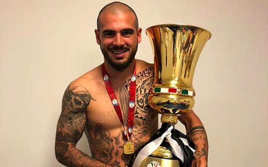 Mercato Juve: i due bianconeri sono i nomi in uscita per il centrocampo Mercato Juve: i due bianconeri sono i nomi in uscita per il centrocampo