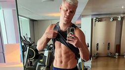 FOTO – Kokorin “Super Saiyan” si allena e mostra gli addominali