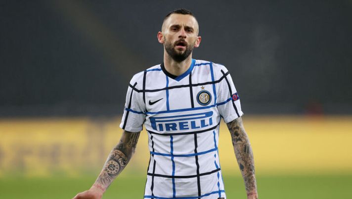 MOENCHENGLADBACH, GERMANY - DECEMBER 01: Marcelo Brozovic of Inter Milan reacts during the UEFA Champions League Group B stage match between Borussia Moenchengladbach and FC Internazionale at Borussia-Park on December 01, 2020 in Moenchengladbach, Germany. Sporting stadiums around Germany remain under strict restrictions due to the Coronavirus Pandemic as Government social distancing laws prohibit fans inside venues resulting in games being played behind closed doors. (Photo by Lars Baron/Getty Images) Inter, 2-0 al Parma nel segno di Brozovic e Vecino. Out Calha, i segnali da Perisic a Lautaro - immagine 1