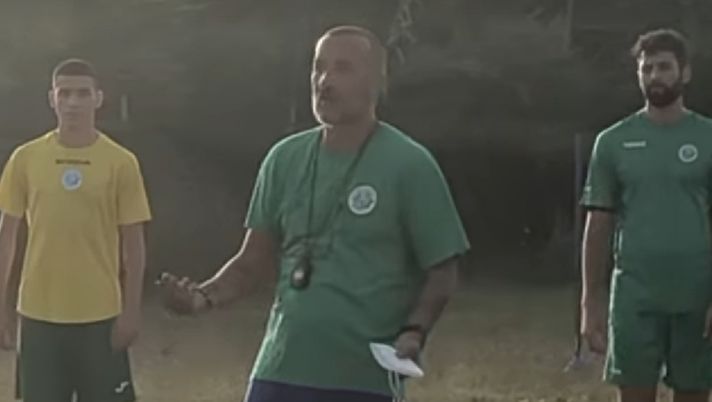 Non gioco più, me ne vado: il derby di Ostia dura 30 minuti, poi la bagarre social… 