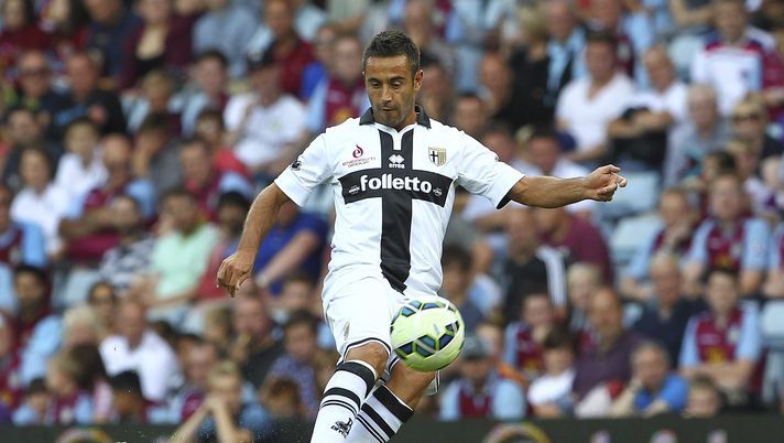 BIRMINGHAM, ENGLAND - AUGUST 09: Marco Marchionni of Parma FC kicks a ball during the pre-season friendly match between Aston Villa and Parma at Villa Park on August 9, 2014 in Birmingham, England. (Photo by Marco Luzzani/Getty Images) BIRMINGHAM, ENGLAND - AUGUST 09: Marco Marchionni of Parma FC kicks a ball during the pre-season friendly match between Aston Villa and Parma at Villa Park on August 9, 2014 in Birmingham, England. (Photo by Marco Luzzani/Getty Images)