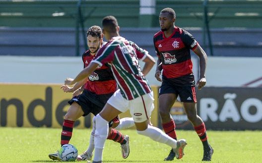 Il derby Fla-Flu dei giovani Under 20 nella foto scattata da Marcelo Cortes per il Flamengo Il derby Fla-Flu dei giovani Under 20 nella foto scattata da Marcelo Cortes per il Flamengo