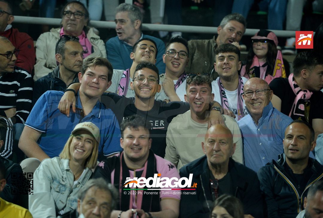Fototifo, i tifosi allo stadio per Palermo-Virtus Entella 2-2 (gallery) - immagine 160