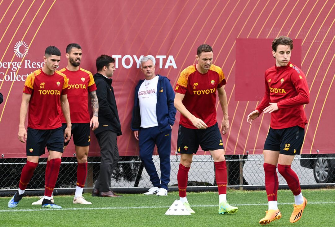 Primo allenamento in vista del Bayer: a parte Smalling e Dybala – FOTO GALLERY - immagine 6