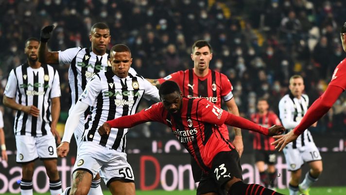 UDINE, ITALY - DECEMBER 11: Fikayo Tomori of AC Milan in action during the Serie A match between Udinese Calcio and AC Milan at Dacia Arena on December 11, 2021 in Udine, Italy. (Photo by Claudio Villa/AC Milan via Getty Images)