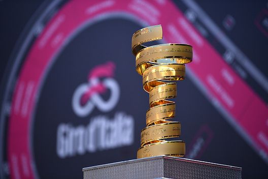 (Getty Images) Giro d’Italia, l’Etna al tedesco Kämna la maglia rosa allo spagnolo Lopez- immagine 2