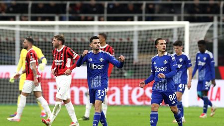 MILAN, ITALY - MARCH 15: Lucas Da Cunha of Como celebrates scoring his team's first goal during the Serie A match between AC Milan and Como at Stadio Giuseppe Meazza on March 15, 2025 in Milan, Italy. (Photo by Marco Luzzani/Getty Images)
