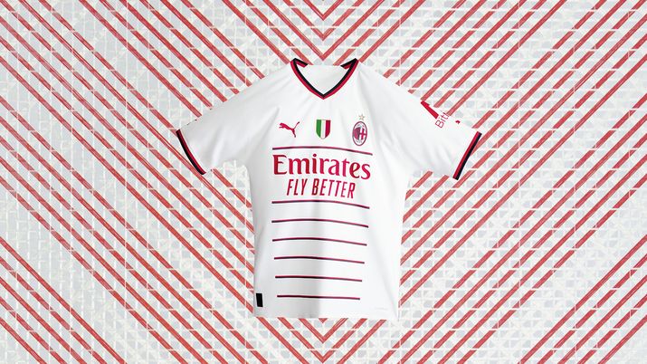 La nuova seconda maglia del Milan per la stagione 2022-2023, firmata da PUMA | AC Milan News (Getty Images) Nuova seconda maglia AC Milan 2022-2023 PUMA