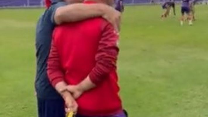 VIDEO – Fiorentina al lavoro, grandi abbracci fra Commisso e Italiano 