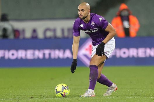 FLORENCE, ITALY - JANUARY 21: Sofyan Amrabat of ACF Fiorentina in action during the Serie A match between ACF Fiorentina and Torino FC at Stadio Artemio Franchi on January 21, 2023 in Florence, Italy. (Photo by Gabriele Maltinti/Getty Images) amrabat