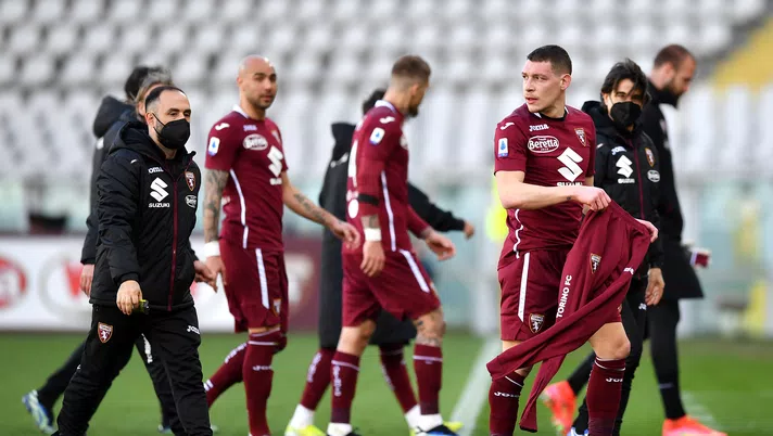TURIN, ITALY - MARCH 14: Andrea Belotti of Torino FC walks off the pitch after the Serie A match between Torino FC  and FC Internazionale at Stadio Olimpico di Torino on March 14, 2021 in Turin, Italy. Sporting stadiums around Italy remain under strict restrictions due to the Coronavirus Pandemic as Government social distancing laws prohibit fans inside venues resulting in games being played behind closed doors. (Photo by Valerio Pennicino/Getty Images)