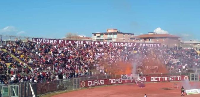Derby amaranto: il Livorno chiude in 9, l’Arezzo sfata il tabù dal 1975- immagine 2