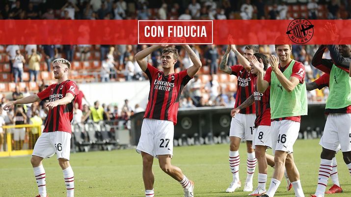 L'esultanza dei calciatori rossoneri al termine di Spezia-Milan 1-2 (Serie A 2021-2022) | AC Milan News (Getty Images) 