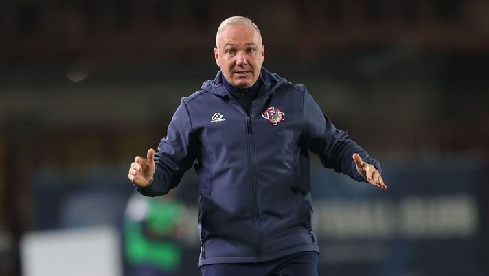 EMPOLI, ITALY - NOVEMBER 11: Massimiliano Alvini of US Cremonese reacts during the Serie A match between Empoli FC and US Cremonese at Stadio Carlo Castellani on November 11, 2022 in Empoli, Italy. (Photo by Gabriele Maltinti/Getty Images) Alvini: “Esonero? Non tocca a me decidere. Oggi meritiamo di perdere, vi spiego” - immagine 1