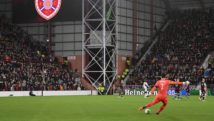 EDINBURGH, SCOTLAND - OCTOBER 06: A general view of Tynecastle Park during the UEFA Europa Conference League group A match between Heart of Midlothian and ACF Fiorentina at Tynecastle Park on October 06, 2022 in Edinburgh, Scotland. (Photo by Stu Forster/Getty Images) La lettera ai tifosi: “Onore agli scozzesi, ora Firenze non sia da meno” - immagine 1