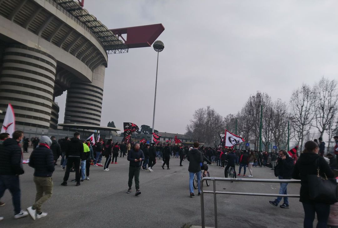  La Curva Sud si ritrova a San Siro in vista di Milan-Inter di oggi | AC Milan News 