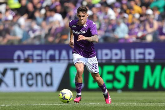 FLORENCE, ITALY - APRIL 08: Lucas Martinez Quarta of ACF Fiorentina in action during the Serie A match between ACF Fiorentina and Spezia Calcio at Stadio Artemio Franchi on April 8, 2023 in Florence, Italy. (Photo by Gabriele Maltinti/Getty Images) Difesa, da punto di forza a campanello di allarme. Serve riconnettersi- immagine 2