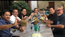 SOCIAL / Thohir, incontro relax con gli amici: “E’ il Durian time”
