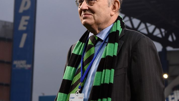 REGGIO NELL'EMILIA, ITALY - MAY 14: President US Sassuolo Calcio Giorgio Squinzi attends the Serie A match between US Sassuolo Calcio and FC Internazionale Milano at Mapei Stadium - Citt���� del Tricolore on May 14, 2016 in Reggio nell'Emilia, Italy (Photo by Claudio Villa - Inter/Inter via Getty Images) REGGIO NELL'EMILIA, ITALY - MAY 14: President US Sassuolo Calcio Giorgio Squinzi attends the Serie A match between US Sassuolo Calcio and FC Internazionale Milano at Mapei Stadium - Citt���� del Tricolore on May 14, 2016 in Reggio nell'Emilia, Italy (Photo by Claudio Villa - Inter/Inter via Getty Images)