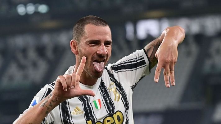 Juventus' Italian defender Leonardo Bonucci celebrates after scoring his team's second goal during the Italian Serie A football match Juventus vs Sampdoria on September 20, 2020 at the Juventus stadium in Turin. (Photo by MIGUEL MEDINA / AFP) (Photo by MIGUEL MEDINA/AFP via Getty Images) Juve, attenti a Bonucci: non è ancora rientrato, fissato il provino decisivo - immagine 1