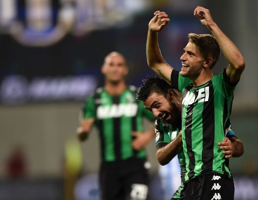 REGGIO NELL'EMILIA, ITALY - AUGUST 28: Domenico Berardi of US Sassuolocelebrates his first goal during the Serie A match between US Sassuolo and Pescara Calcio at Mapei Stadium - Citta' del Tricolore on August 28, 2016 in Reggio nell'Emilia, Italy. (Photo by Pier Marco Tacca/Getty Images) REGGIO NELL'EMILIA, ITALY - AUGUST 28: Domenico Berardi of US Sassuolocelebrates his first goal during the Serie A match between US Sassuolo and Pescara Calcio at Mapei Stadium - Citta' del Tricolore on August 28, 2016 in Reggio nell'Emilia, Italy. (Photo by Pier Marco Tacca/Getty Images)