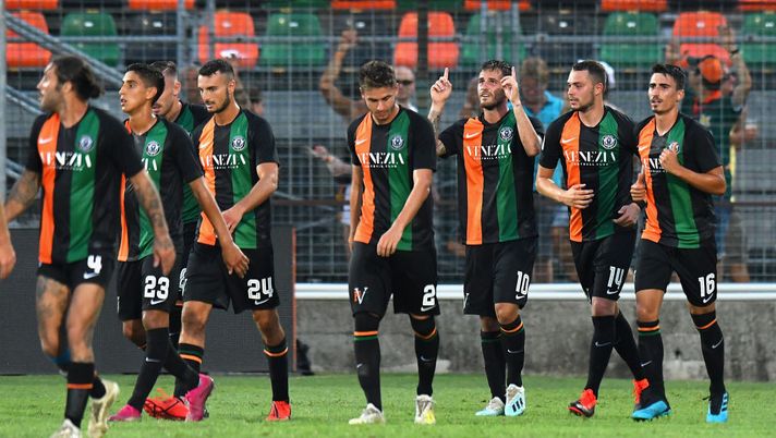 VENICE, ITALY - AUGUST 11: Mattia Aramu of Venezia FC celebrates after scoring his team second goal with team mates during the TIM Cup Match between Venezia FC and Catania at Stadio Pierluigi Penzo on August 11, 2019 in Venice, Italy. (Photo by Alessandro Sabattini/Getty Images) VENICE, ITALY - AUGUST 11: Mattia Aramu of Venezia FC celebrates after scoring his team second goal with team mates during the TIM Cup Match between Venezia FC and Catania at Stadio Pierluigi Penzo on August 11, 2019 in Venice, Italy. (Photo by Alessandro Sabattini/Getty Images)