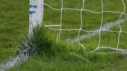 Calciatore dona il 70% del fegato alla madre, carriera a rischio: “Non sono un eroe”
