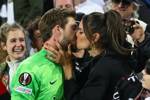 Qatar 2022: un incidente blocca la partenza di Izabel Goulart per Doha, Trapp risolve così - immagine 1