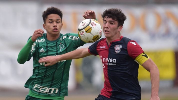 Joao Cesco, a sinistra, con la maglia del Palmeiras 