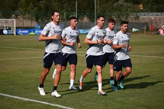 HELLAS VERONA A PRIMIERO PRIMO ALLENAMENTO Verona a Primiero, il via al ritiro. Foto e video- immagine 6