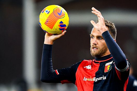 (Photo by Getty Images) Stilettata blucerchiata: ai saluti Mimmo Criscito, l’eroe del derby di Genova…- immagine 2