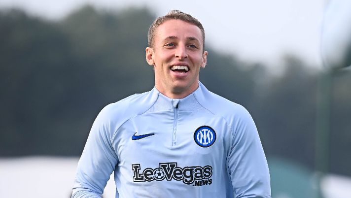 COMO, ITALY - FEBRUARY 15: Davide Frattesi of FC Internazionale in action during the FC Internazionale training session at Suning Training Centre on February 15, 2024 in Como, Italy. (Photo by Mattia Pistoia - Inter/Inter via Getty Images) Frattesi: “Thuram non sembrava così forte, Barella un esempio. Bello darsele con Theo” - immagine 1