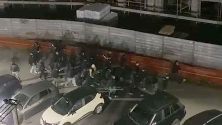 Catanzaro, davanti al Gip gli 8 ultras giallorossi arrestati il lunedì dopo il derby di Cosenza - immagine 1