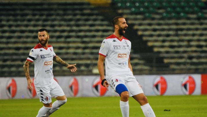 Bari, dopo la delusione play-off si pensa al prossimo allenatore: Vivarini può restare, ma attenzione a&#8230; 