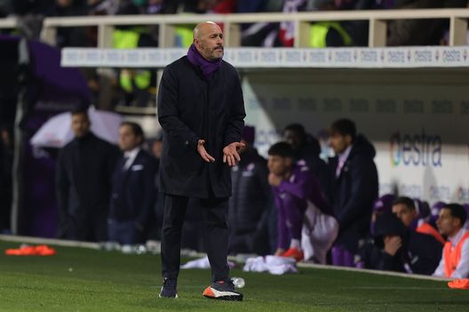 FLORENCE, ITALY - JANUARY 21: Vincenzo Italiano manager of ACF Fiorentina reacts during the Serie A match between ACF Fiorentina and Torino FC at Stadio Artemio Franchi on January 21, 2023 in Florence, Italy. (Photo by Gabriele Maltinti/Getty Images) Italiano il camaleonte: 29 formazioni in altrettante partite- immagine 2